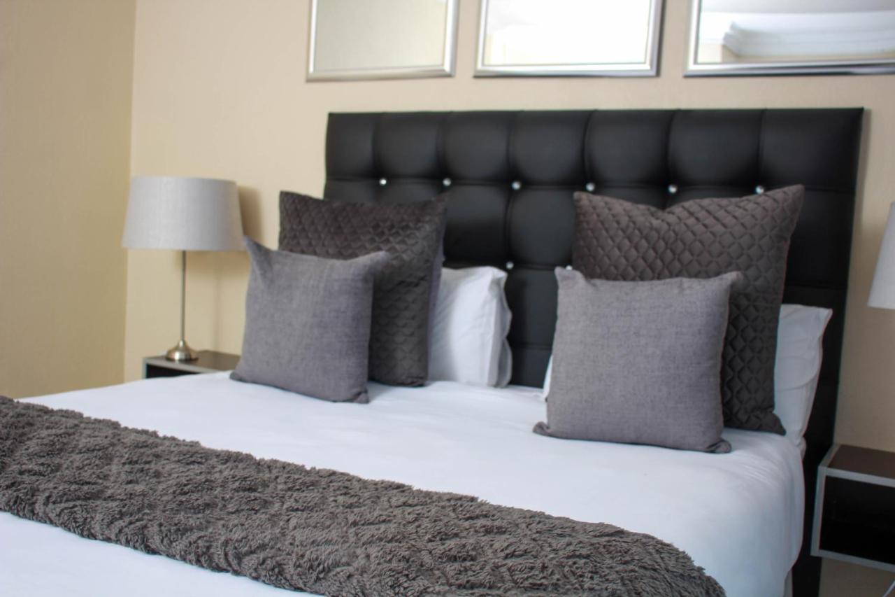 Dineo'S Lodge And Spa Burgersfort Bagian luar foto