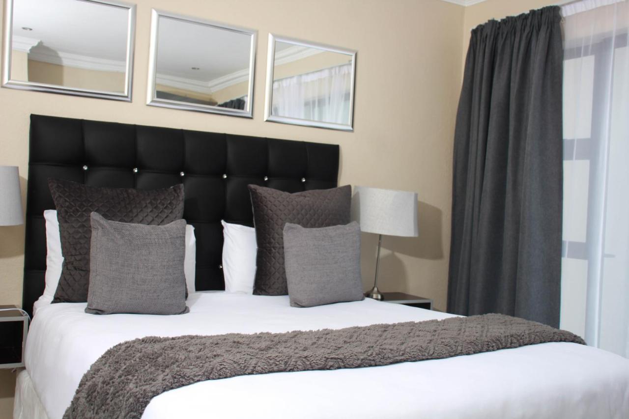 Dineo'S Lodge And Spa Burgersfort Bagian luar foto