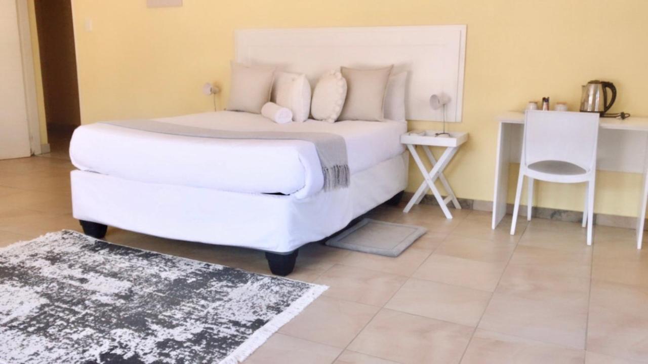 Dineo'S Lodge And Spa Burgersfort Bagian luar foto