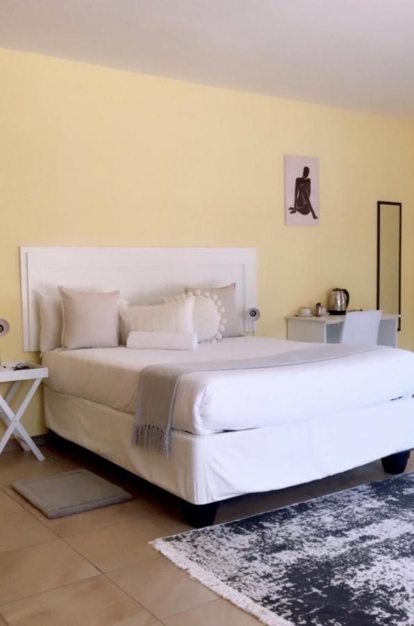Dineo'S Lodge And Spa Burgersfort Bagian luar foto
