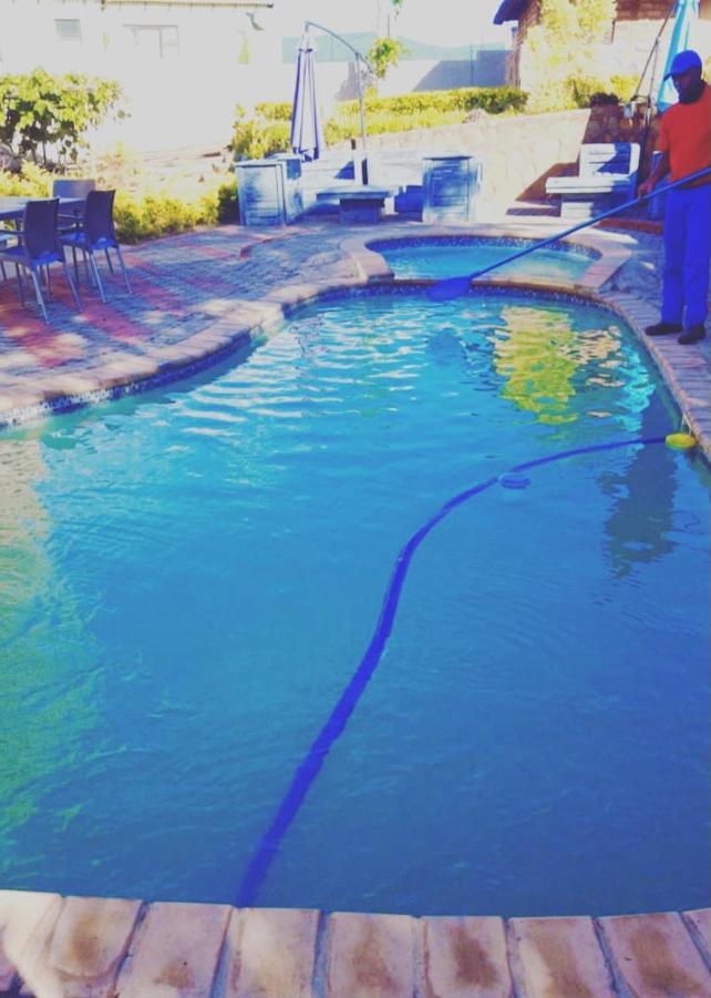 Dineo'S Lodge And Spa Burgersfort Bagian luar foto