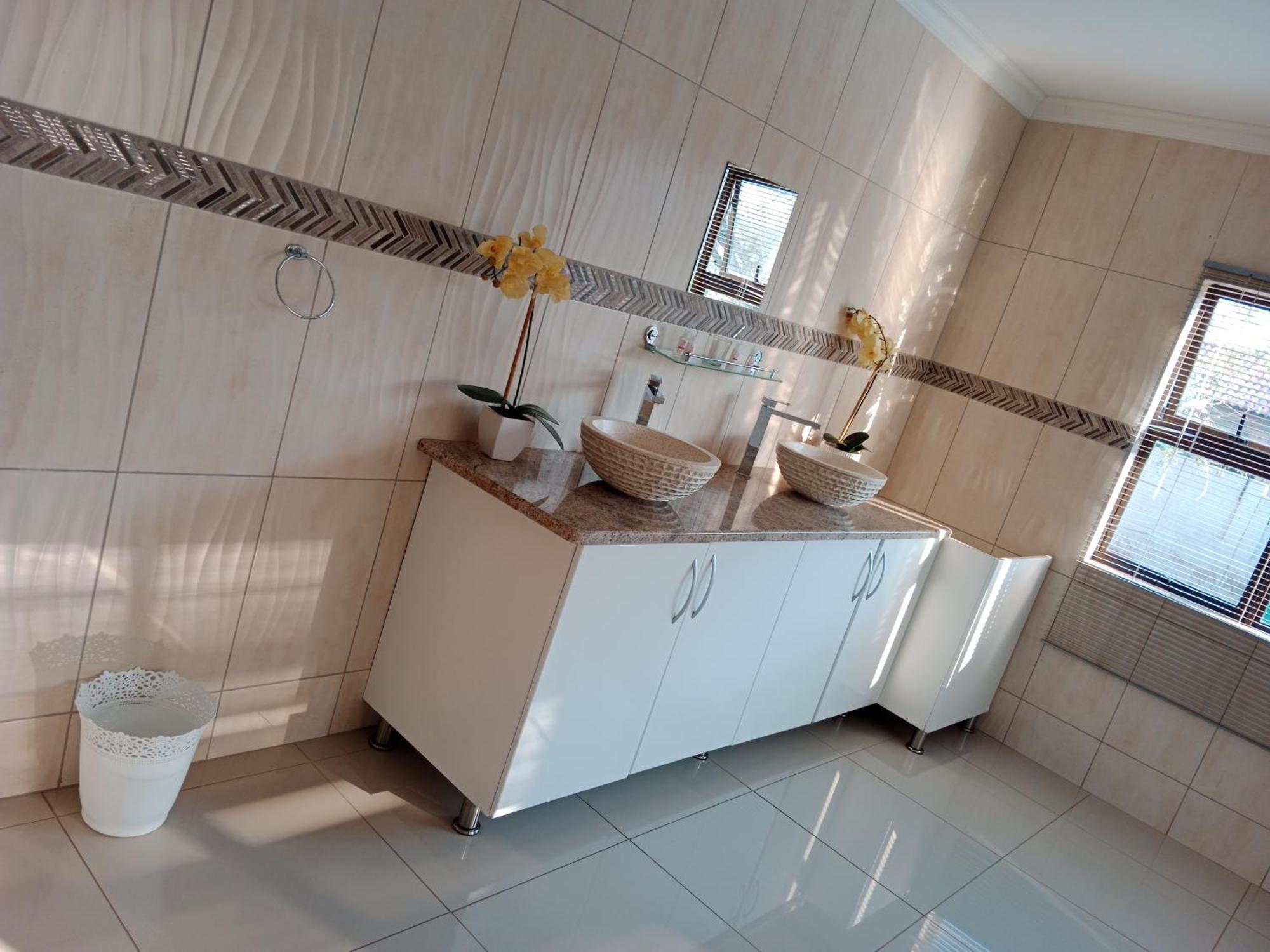 Dineo'S Lodge And Spa Burgersfort Bagian luar foto